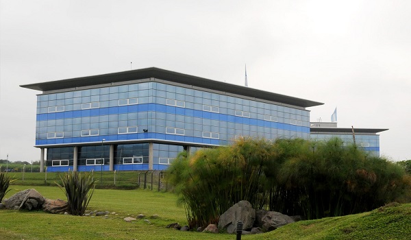 Estructura de H°A° y albanileria parque empresarial.